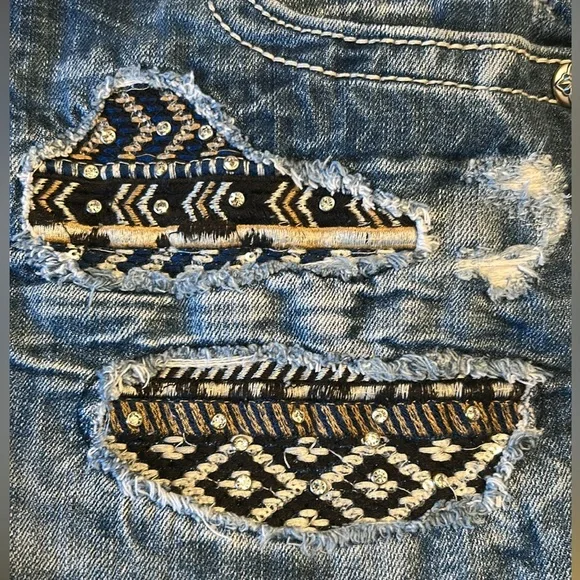 Miss Me 30 NWOT Signature Blue Distressed Denim Shorts - Picture 3 of 16